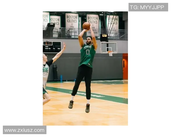 塔图姆赛场小动作引发热议